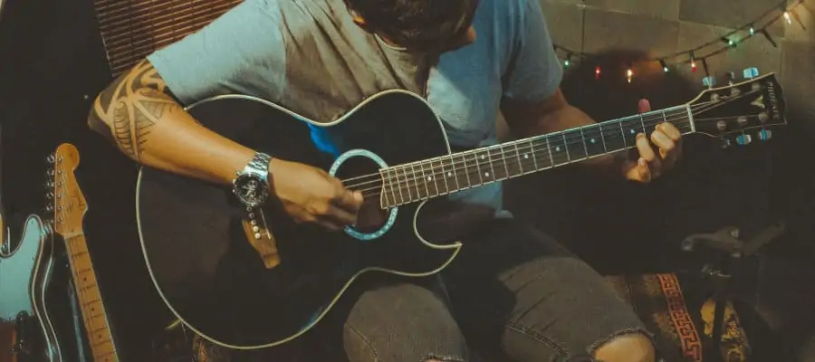 Try These 5 Simple Steps to Sing and Play Guitar at the Same Time